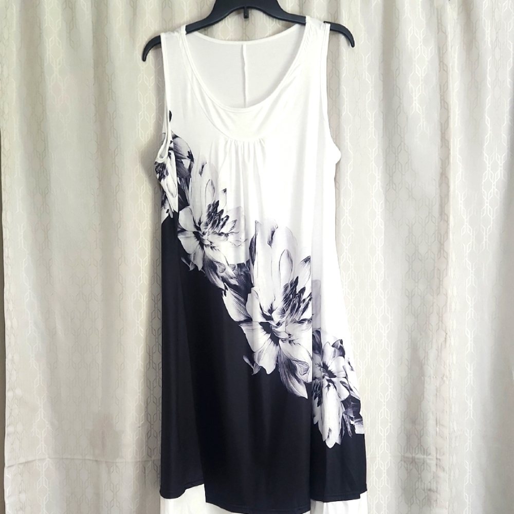 Floral Black and White Sleeveless Dress